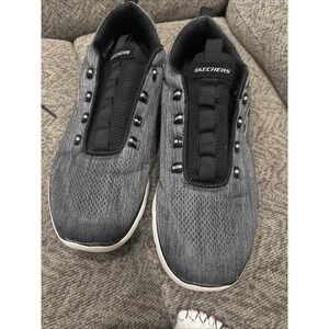 skechers slip on Summit Size 13